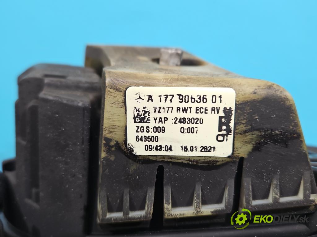 Mercedes A W177 2018- 2.0 T 306KM automatic 225 kW 1991 cm3 4- svetlo / reflektor zadné pravé A1779063601 (Kľučka dverí ostatné)