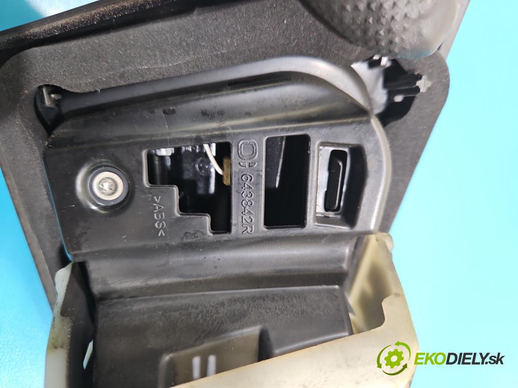 Mercedes A W177 2018- 2.0 T 306KM automatic 225 kW 1991 cm3 4- svetlo / reflektor zadné pravé A1779063601 (Kľučka dverí ostatné)