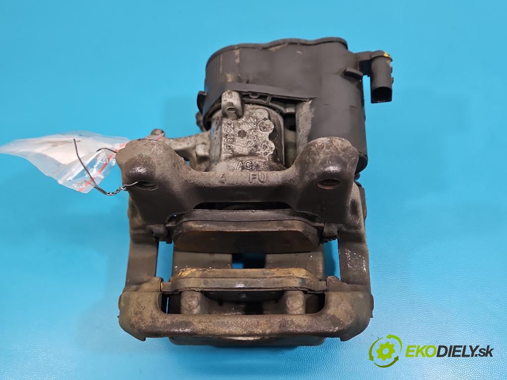 Mercedes A W177 2018- 2.0 T 306KM automatic 225 kW 1991 cm3 4- brzdič zadné ľavý A2474238700 (Kľučka dverí ostatné)