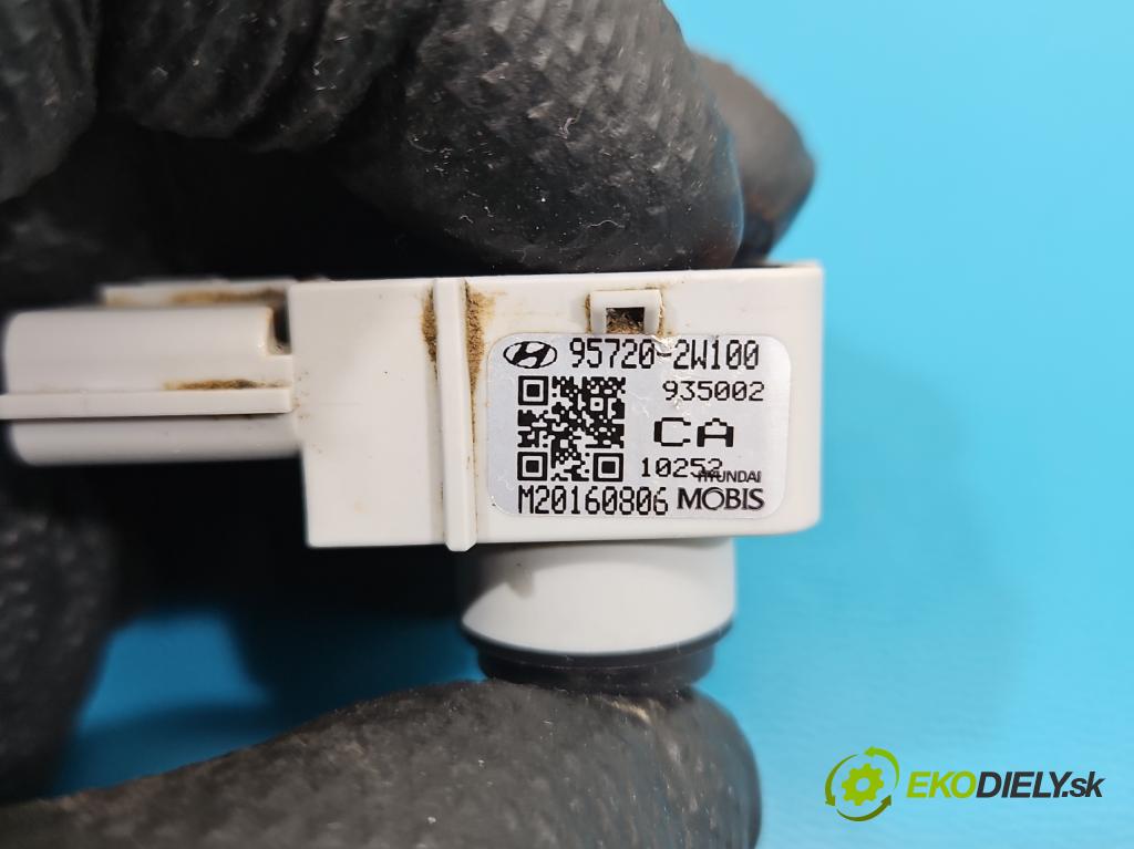 Hyundai Santa Fe III 2012–2018 2.4 GDI 190 hp automatic 140 kW 2359 cm3 5- snímač parkování 95720-2W100