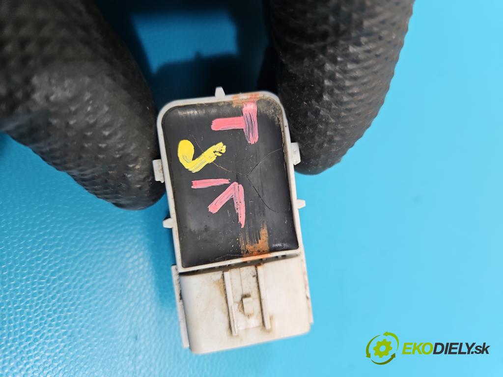 Hyundai Santa Fe III 2012–2018 2.4 GDI 190 hp automatic 140 kW 2359 cm3 5- snímač parkování 95720-2W100