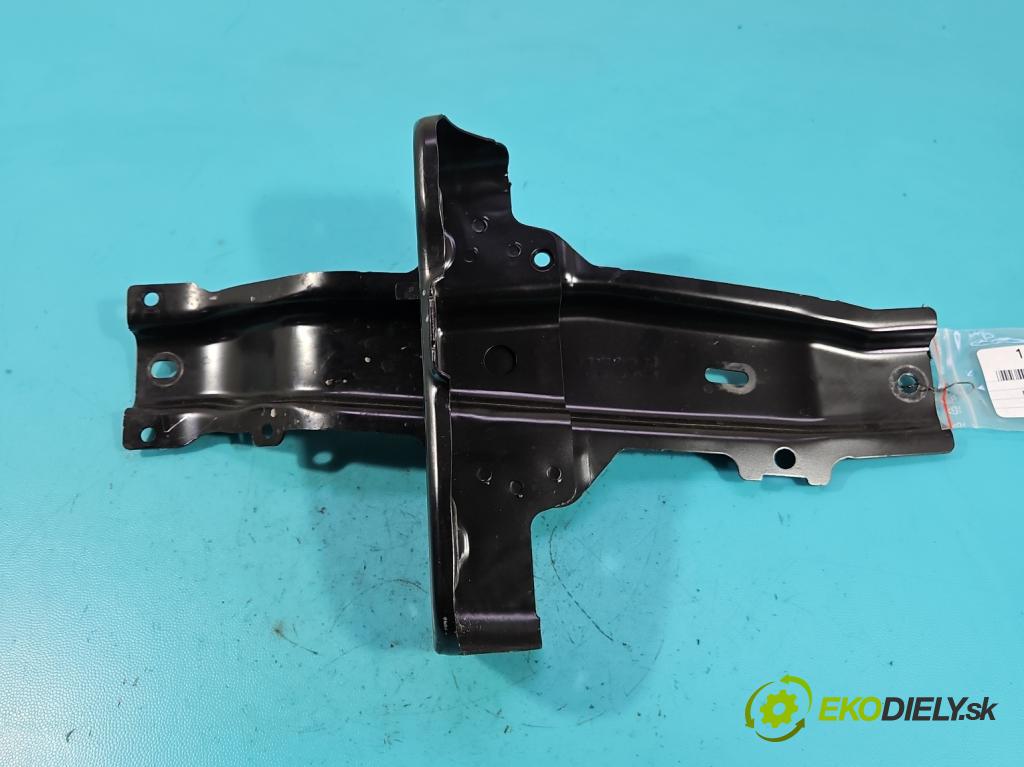 Mercedes A W177 2018- 2.0 T 306KM automatic 225 kW 1991 cm3 4- Upevnenie: A1776265300