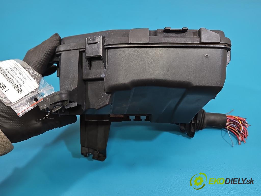 Mercedes A W177 2018- 2.0 T 306KM automatic 225 kW 1991 cm3 4- skříňka pojistková A1775404307 (Pojistková skříňka)