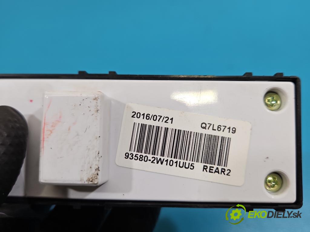Hyundai Santa Fe III 2012–2018 2.4 GDI 190 HP automatic 140 kW 2359 cm3 5- prepínač okien spätných zrkadiel 93580-2W101
