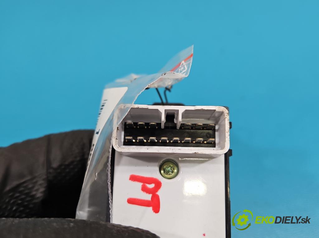 Hyundai Santa Fe III 2012–2018 2.4 GDI 190 HP automatic 140 kW 2359 cm3 5- prepínač okien spätných zrkadiel 93580-2W101