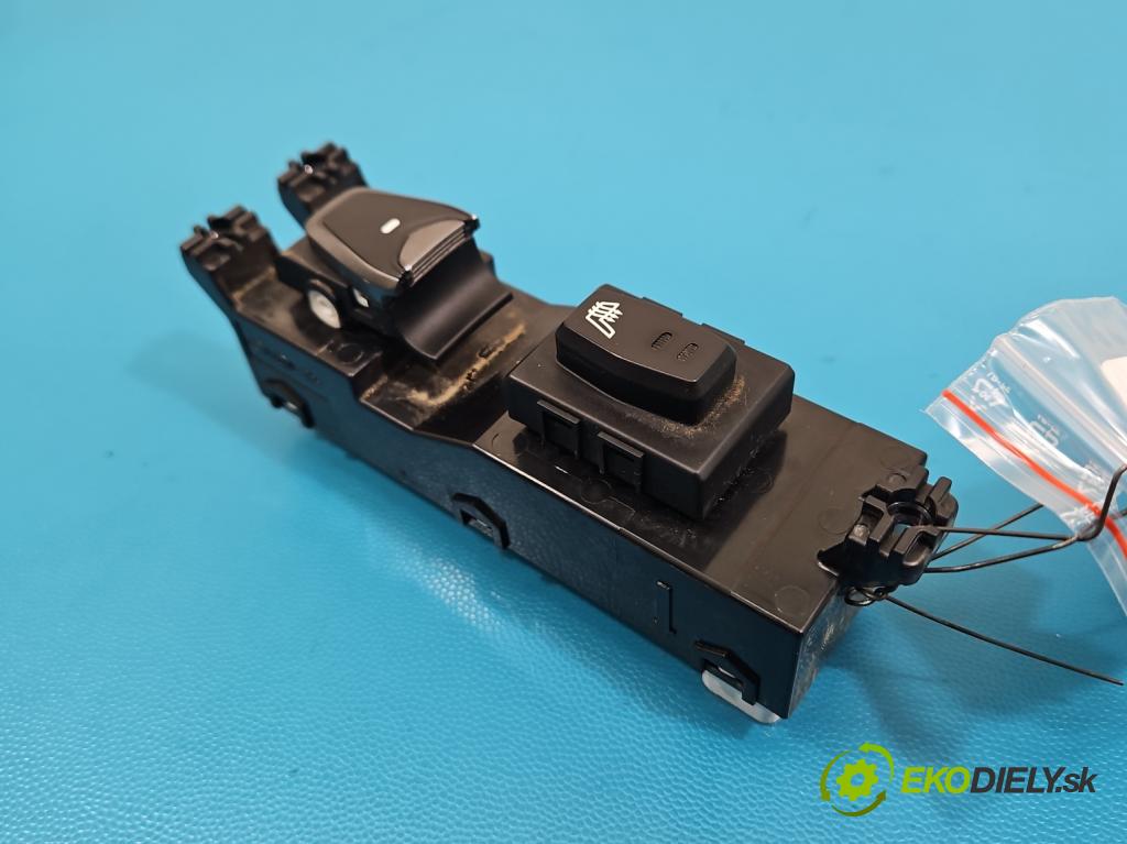 Hyundai Santa Fe III 2012–2018 2.4 GDI 190 hp automatic 140 kW 2359 cm3 5- Přepínač oken zpětných zrcátek 39S520-1210