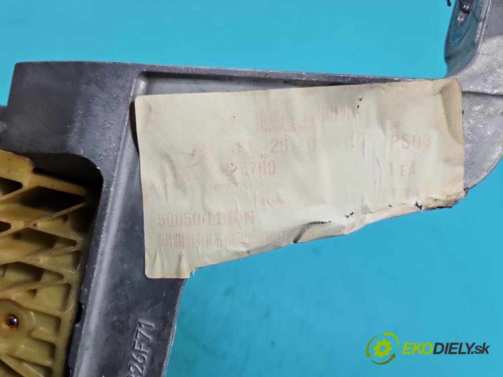 Mercedes A W177 2018- 2.0 T 306KM automatic 225 kW 1991 cm3 4- airbag motora A2472405700 (Držiak motora)