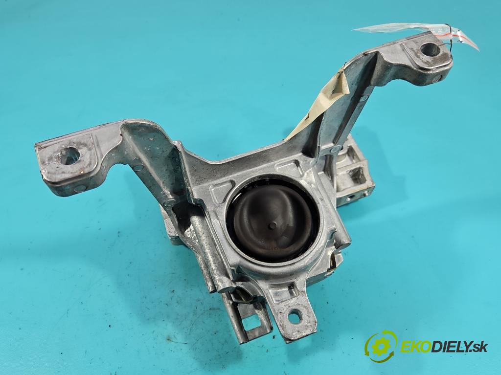 Mercedes A W177 2018- 2.0 T 306KM automatic 225 kW 1991 cm3 4- airbag motora A2472405700 (Držiak motora)