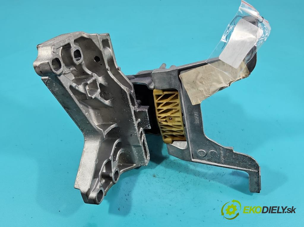 Mercedes A W177 2018- 2.0 T 306KM automatic 225 kW 1991 cm3 4- airbag motora A2472405700 (Držiak motora)