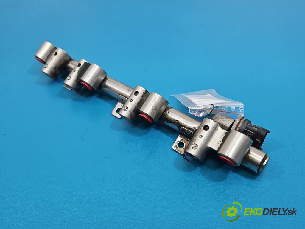 Hyundai Santa Fe III 2012–2018 2.4 GDI 190 HP automatic 140 kW 2359 cm3 5- lišta vstrekovacia 35340-2GGA1 (Vstrekovacia lišta)