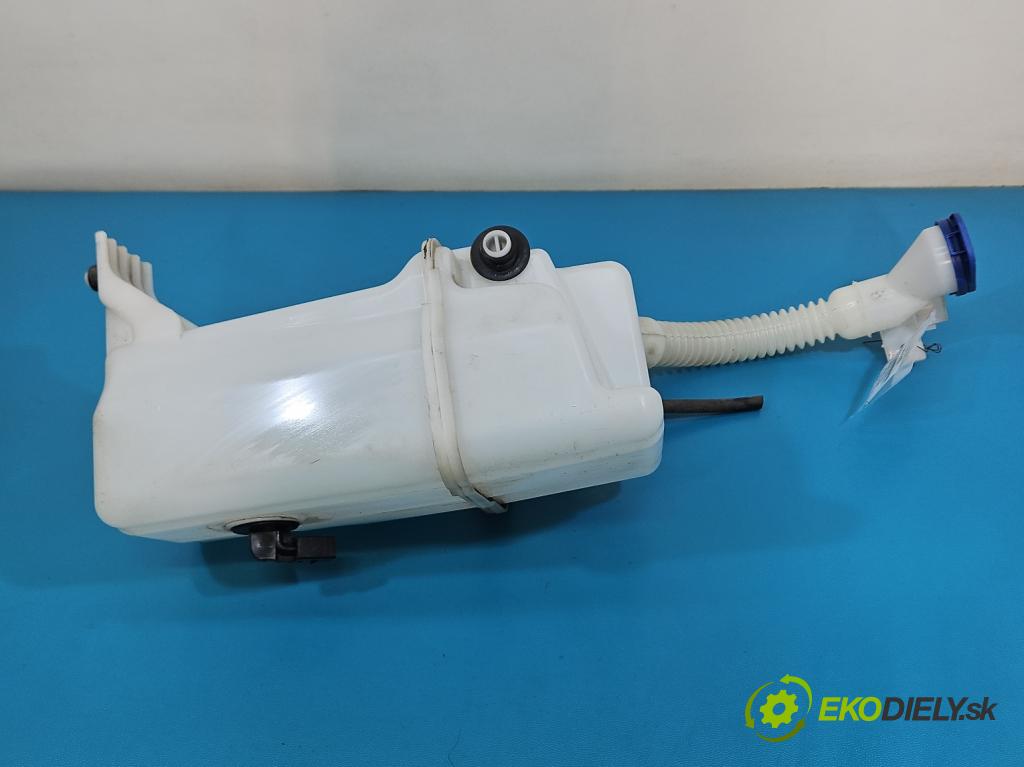 Mercedes A W177 2018- 2.0 T 306KM automatic 225 kW 1991 cm3 4- nádržka tekutina: ostrekovačov A1778605900