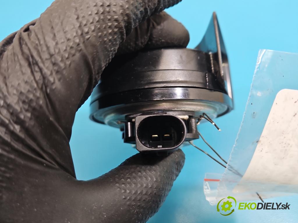 Mercedes A W177 2018- 2.0 T 306KM automatic 225 kW 1991 cm3 4- Klakson: A2475403206