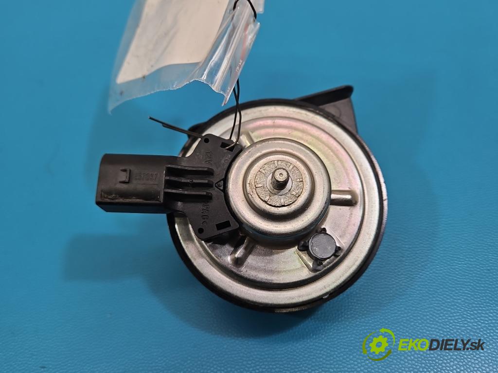 Mercedes A W177 2018- 2.0 T 306KM automatic 225 kW 1991 cm3 4- Klakson: A2475403206