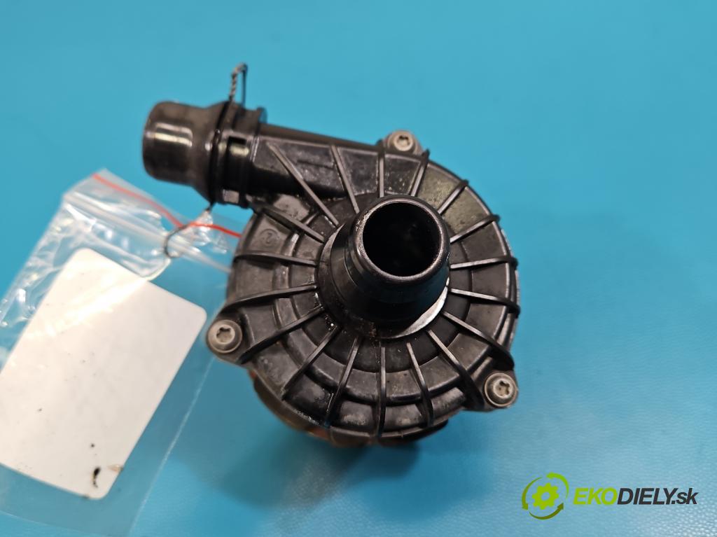 Mercedes A W177 2018- 2.0 T 306KM automatic 225 kW 1991 cm3 4- pompa obehu voda: A0005003800