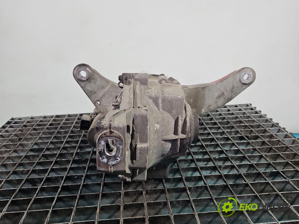 Mercedes A W177 2018- 2.0 T 306KM automatic 225 kW 1991 cm3 4- Most: zadní: A2473505104