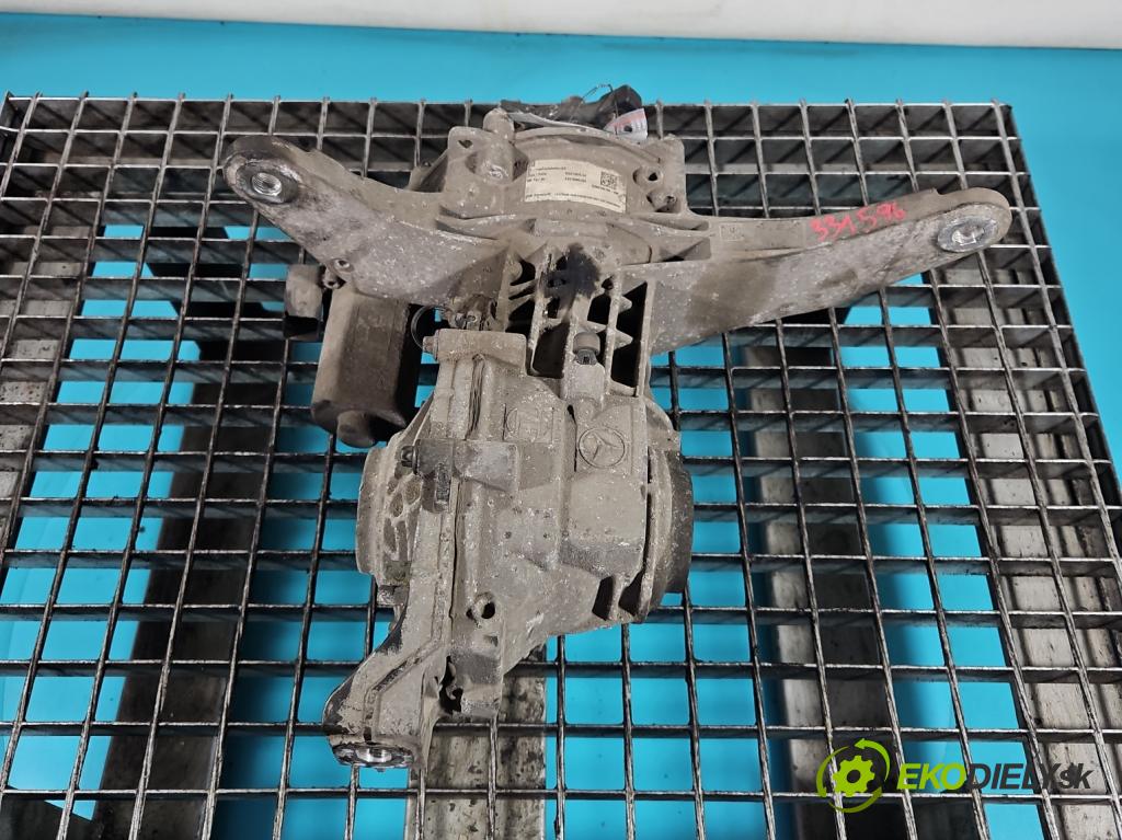 Mercedes A W177 2018- 2.0 T 306KM automatic 225 kW 1991 cm3 4- Most: zadní: A2473505104