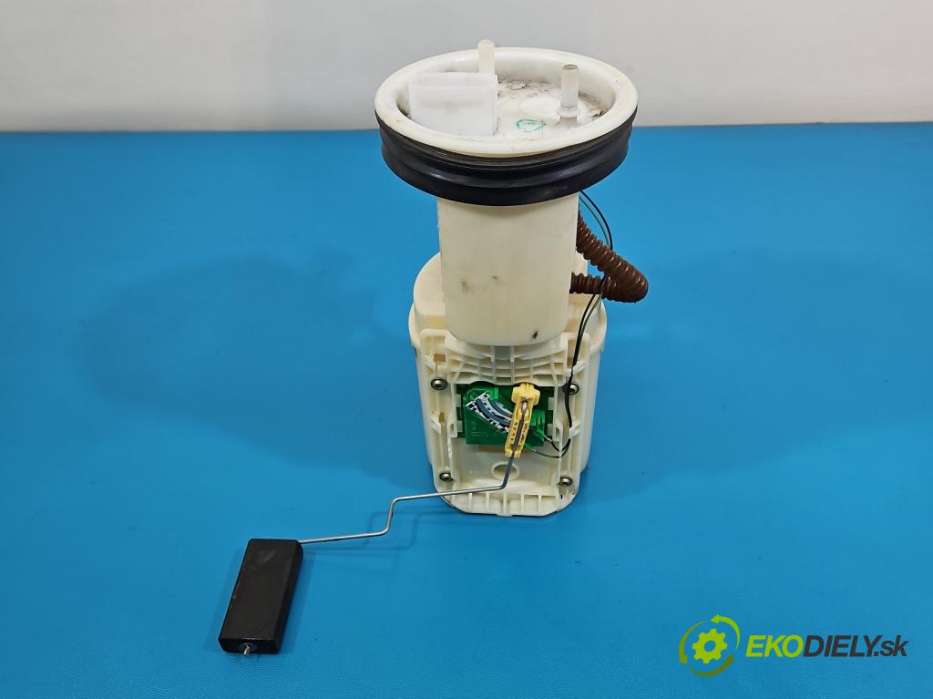 Audi A6 C5 1997-2004 2.4 V6 170 hp manual 125 kW 2393 cm3 4- čerpadlo paliva 4B0919051E