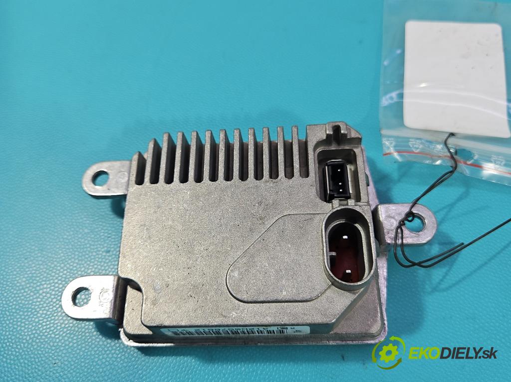 Skoda Octavia II 2004-2013 1.9 tdi 105 HP manual 77 kW 1896 cm3 5- střídač: xenon 831-10009-044 (Riadiaca jednotka xenónu)