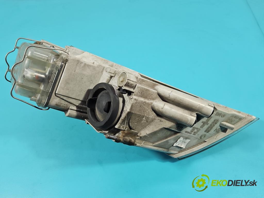 Skoda Octavia II 2004-2013 1.9 tdi 105 HP manual 77 kW 1896 cm3 5- Reflektor: pravý  (Svetlo predné pravé)