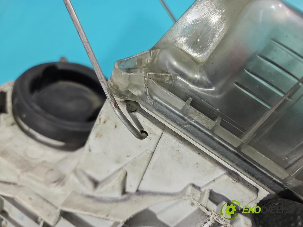 Skoda Octavia II 2004-2013 1.9 tdi 105 HP manual 77 kW 1896 cm3 5- Reflektor: pravý  (Svetlo predné pravé)