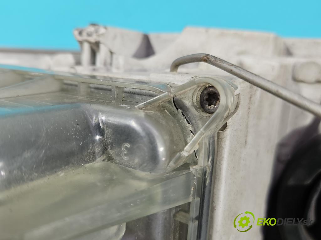 Skoda Octavia II 2004-2013 1.9 tdi 105 HP manual 77 kW 1896 cm3 5- Reflektor: pravý  (Svetlo predné pravé)