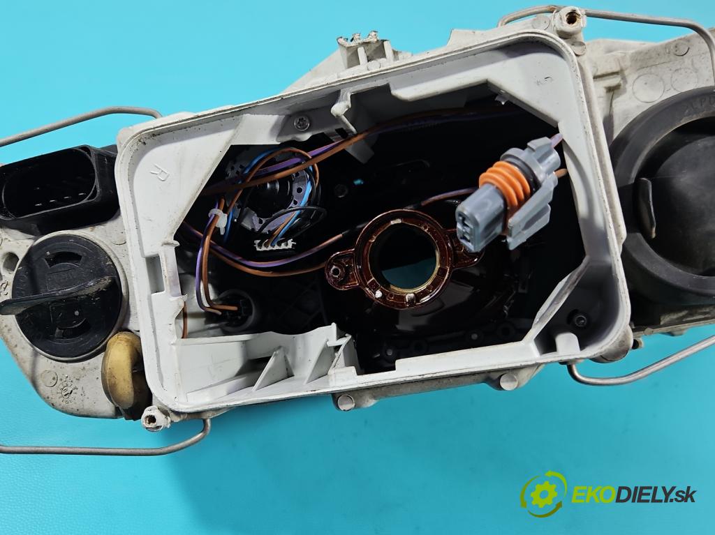 Skoda Octavia II 2004-2013 1.9 tdi 105 HP manual 77 kW 1896 cm3 5- Reflektor: pravý  (Svetlo predné pravé)