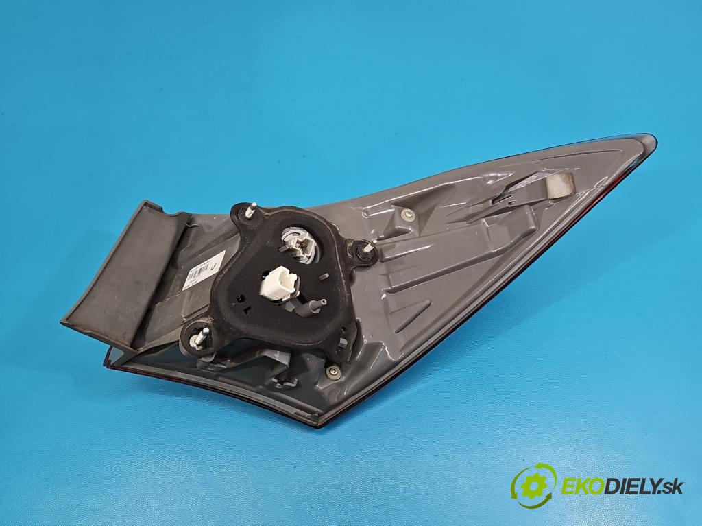 Toyota Corolla E16/E18  2013-2019 1.6 16V 132  HP manual 97 kW 1598 cm3 4- svetlo / reflektor zadné ľavé 81560-02A80 (Kľučka dverí ostatné)