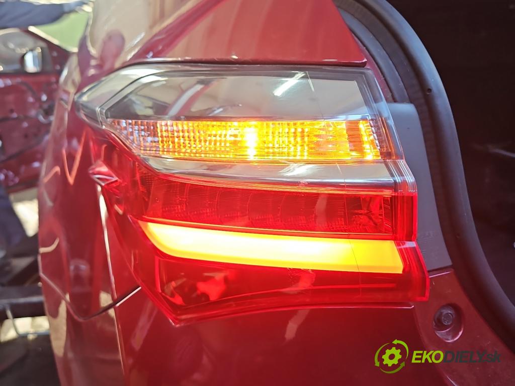 Toyota Corolla E16/E18  2013-2019 1.6 16V 132  HP manual 97 kW 1598 cm3 4- svetlo / reflektor zadné ľavé 81560-02A80 (Kľučka dverí ostatné)