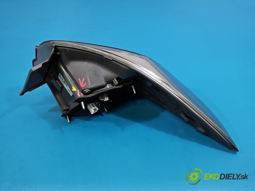 Toyota Corolla E16/E18  2013-2019 1.6 16V 132  HP manual 97 kW 1598 cm3 4- svetlo / reflektor zadné ľavé 81560-02A80 (Kľučka dverí ostatné)