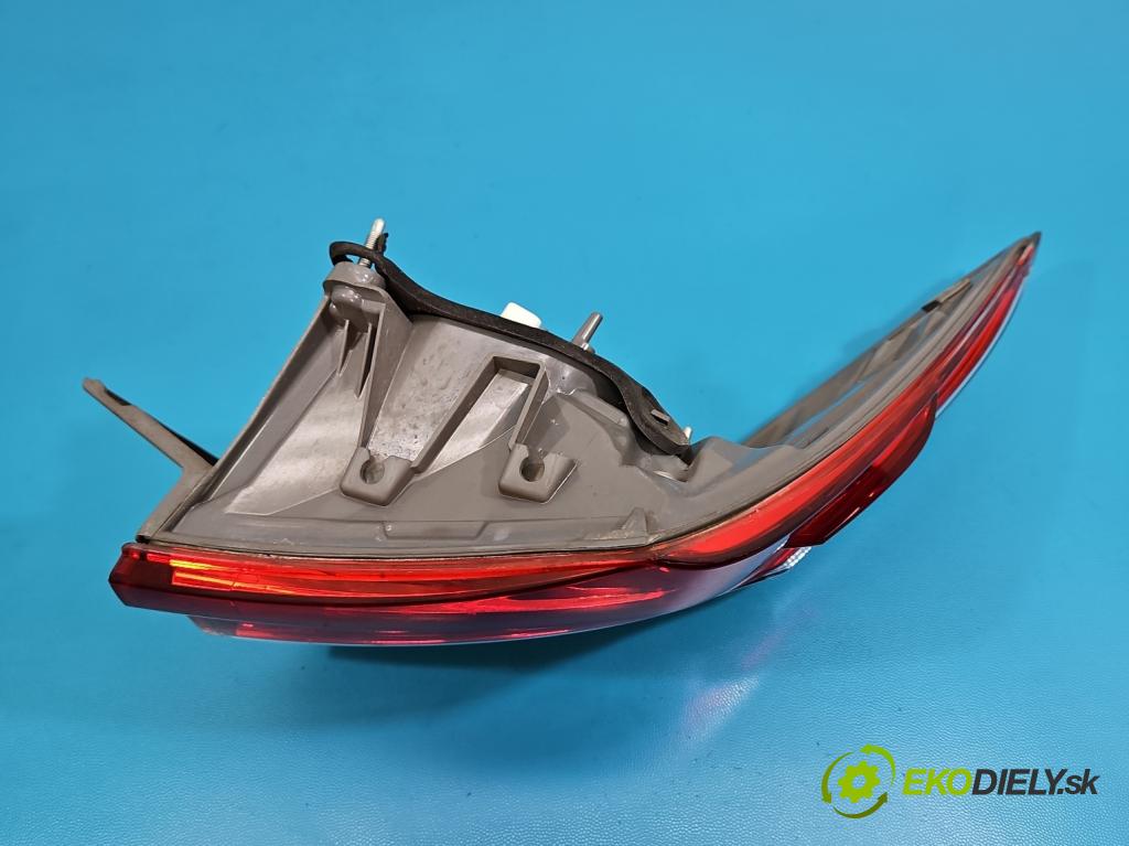 Toyota Corolla E16/E18  2013-2019 1.6 16V 132  HP manual 97 kW 1598 cm3 4- svetlo / reflektor zadné ľavé 81560-02A80 (Kľučka dverí ostatné)