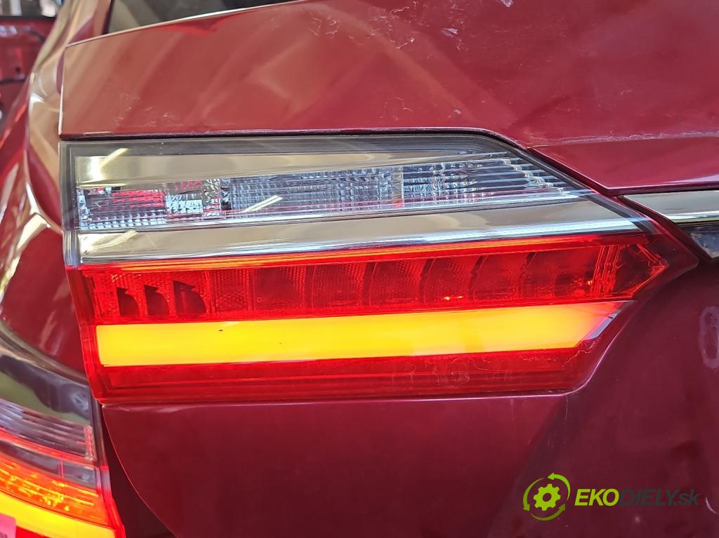 Toyota Corolla E16/E18  2013-2019 1.6 16V 132  HP manual 97 kW 1598 cm3 4- svetlo / reflektor zadné ľavé 81590-02A20 (Kľučka dverí ostatné)