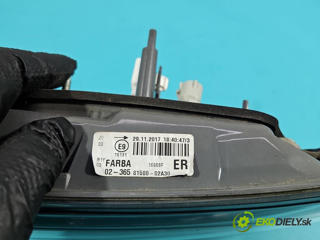 Toyota Corolla E16/E18  2013-2019 1.6 16V 132  HP manual 97 kW 1598 cm3 4- svetlo / reflektor zadné pravé 81580-02A30 (Kľučka dverí ostatné)