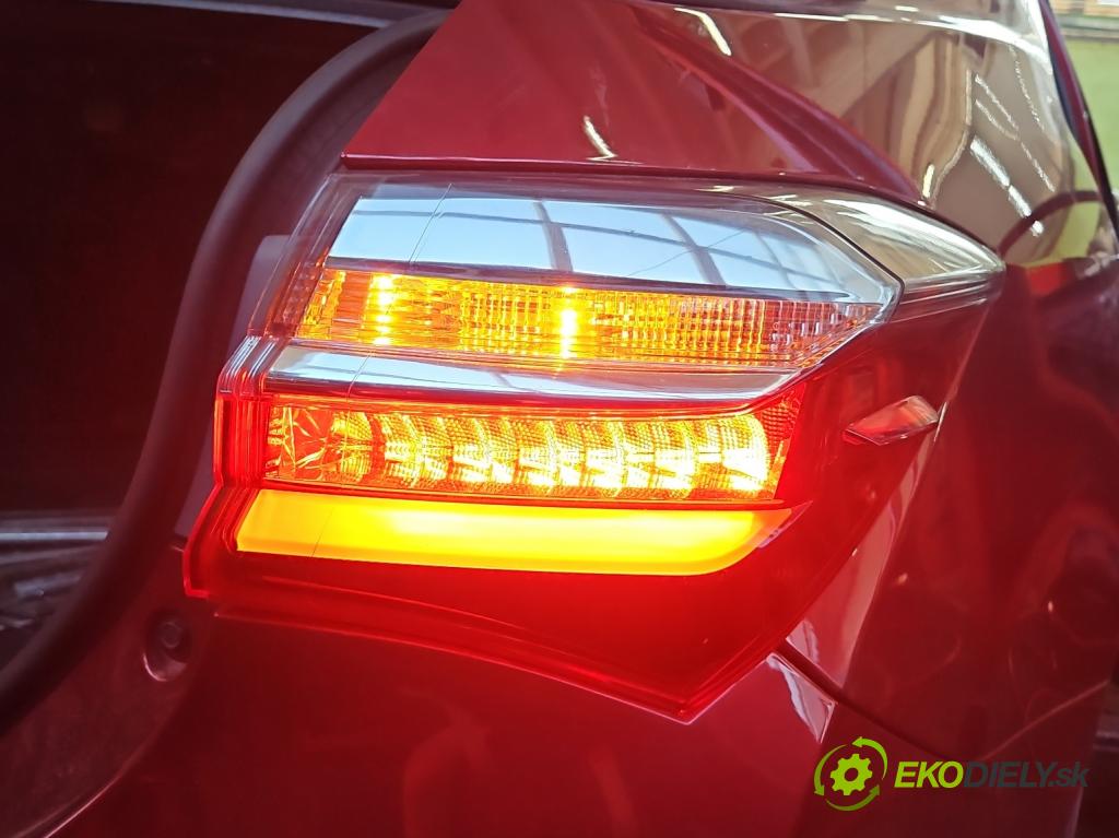 Toyota Corolla E16/E18  2013-2019 1.6 16V 132  HP manual 97 kW 1598 cm3 4- svetlo / reflektor zadné pravé 81550-02A80 (Kľučka dverí ostatné)
