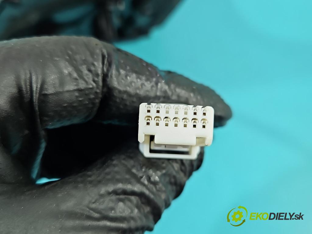 Toyota Corolla E16/E18  2013-2019 1.6 16V 132  HP manual 97 kW 1598 cm3 4- zrkadlo ľavé  (Kľučka dverí ostatné)