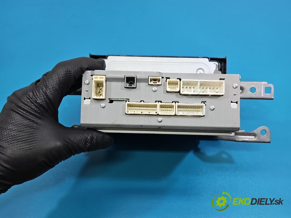 Toyota Corolla E16/E18  2013-2019 1.6 16V 132  HP manual 97 kW 1598 cm3 4- Radio originál 86140-02480