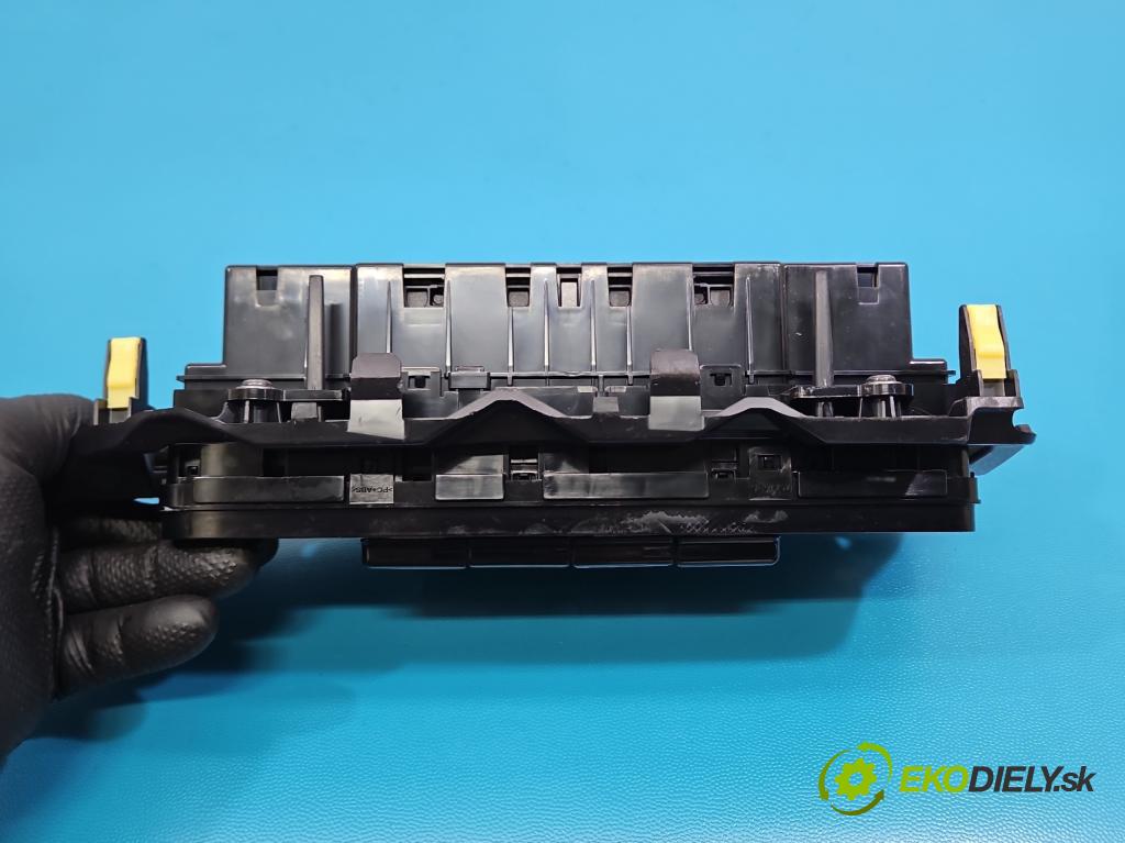 Toyota Corolla E16/E18  2013-2019 1.6 16V 132 hp manual 97 kW 1598 cm3 4- palubní deska panel topení 55900-02890