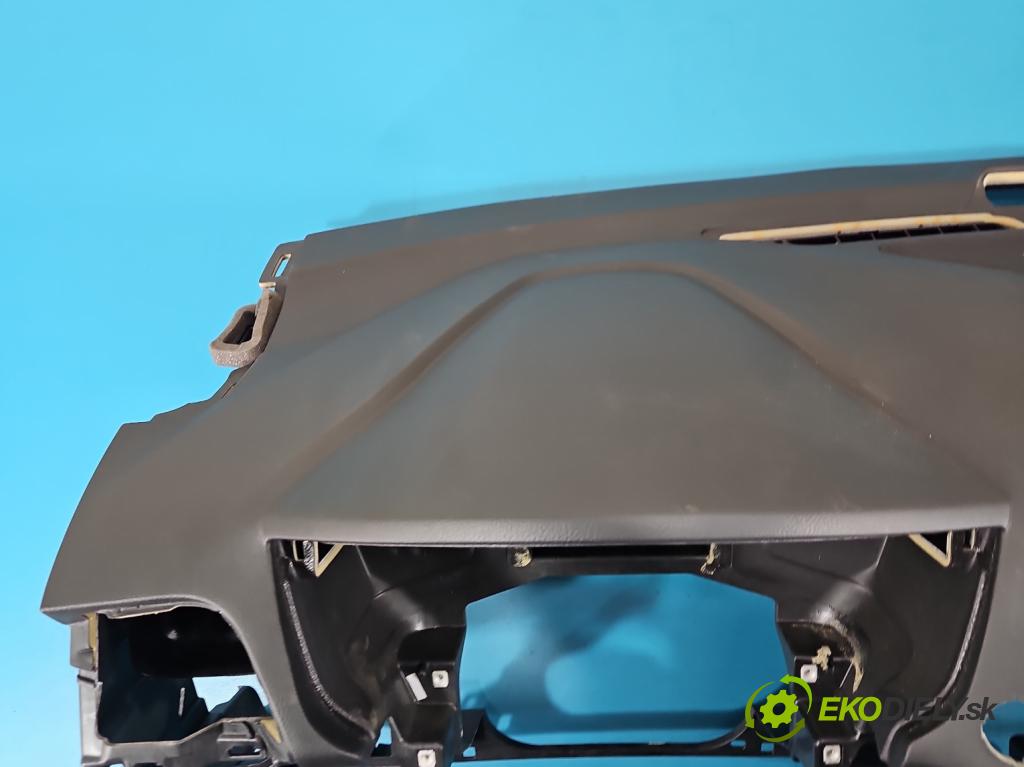 Ford Mondeo Mk5 2014-2022 2.0 16V 140 HP automatic 103 kW 1999 cm3 4- kokpit,pristrojová doska rozdeľovacia DS73-F04290-A