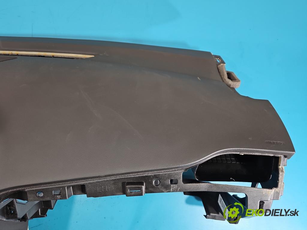 Ford Mondeo Mk5 2014-2022 2.0 16V 140 HP automatic 103 kW 1999 cm3 4- kokpit,pristrojová doska rozdeľovacia DS73-F04290-A