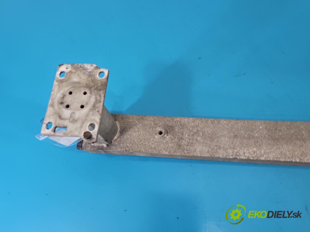 Peugeot Expert II 2006-2016 1.6 hdi 90 hp manual 66 kW 1560 cm3 5- výztuha nárazníku přední