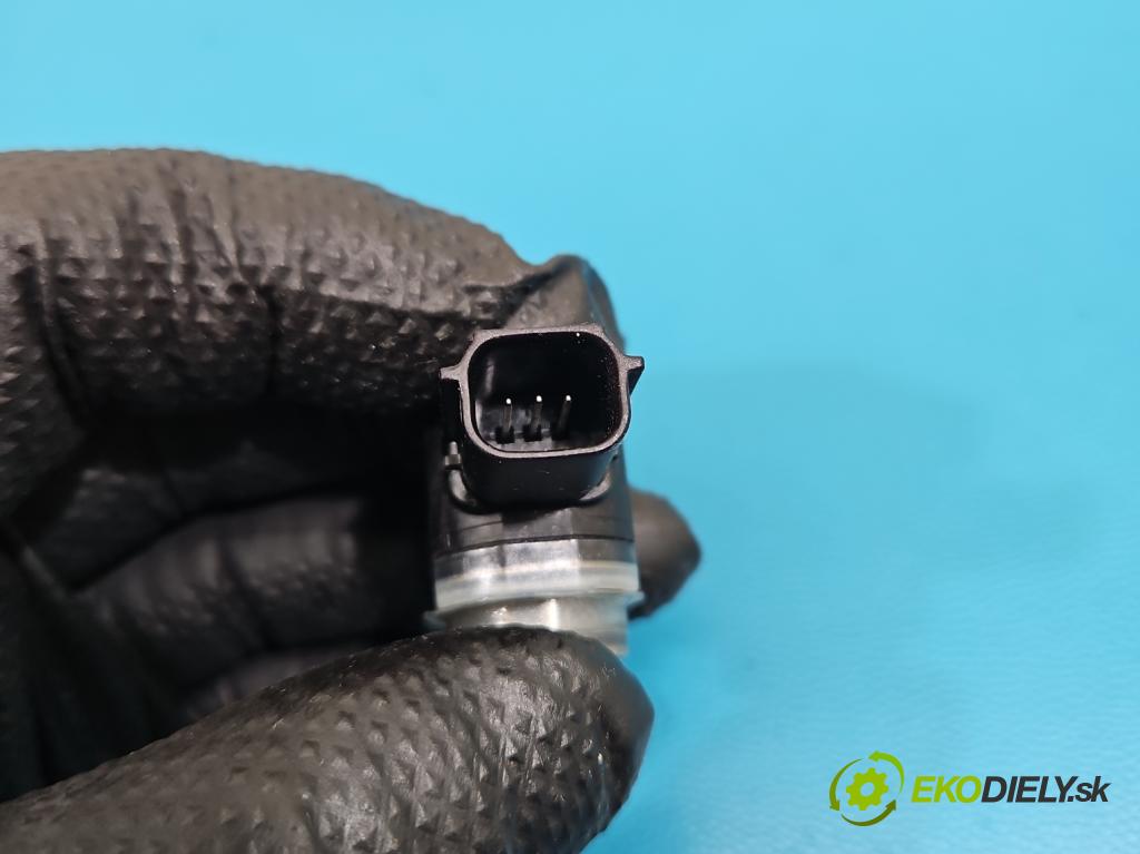 Ford Mondeo Mk5 2014-2022 2.0 16V 140 HP automatic 103 kW 1999 cm3 4- snímač parkovaní: F1CT-15K859-AAW