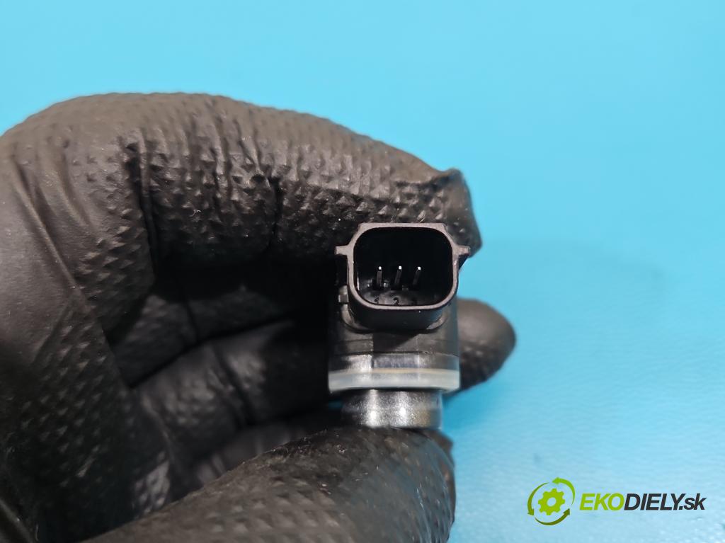 Ford Mondeo Mk5 2014-2022 2.0 16V 140 hp automatic 103 kW 1999 cm3 4- snímač parkování F1CT-15K859-AAW