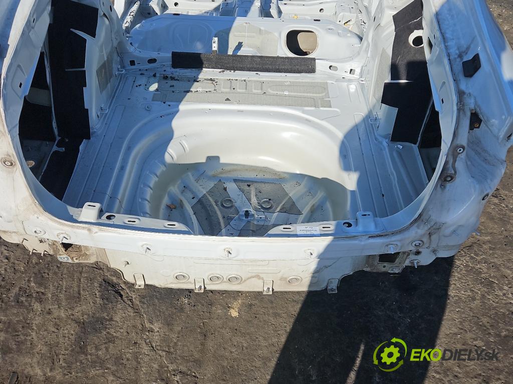 Skoda Octavia IV 2019- 2.0 TDI 116 HP manual 85 kW 1968 cm3 5- pas zadní: 