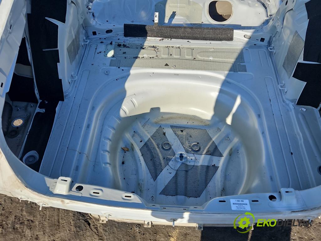 Skoda Octavia IV 2019- 2.0 TDI 116 HP manual 85 kW 1968 cm3 5- pas zadní: