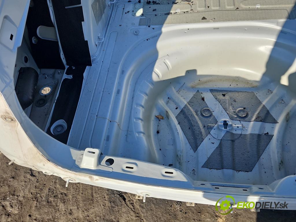 Skoda Octavia IV 2019- 2.0 TDI 116 HP manual 85 kW 1968 cm3 5- pas zadní: