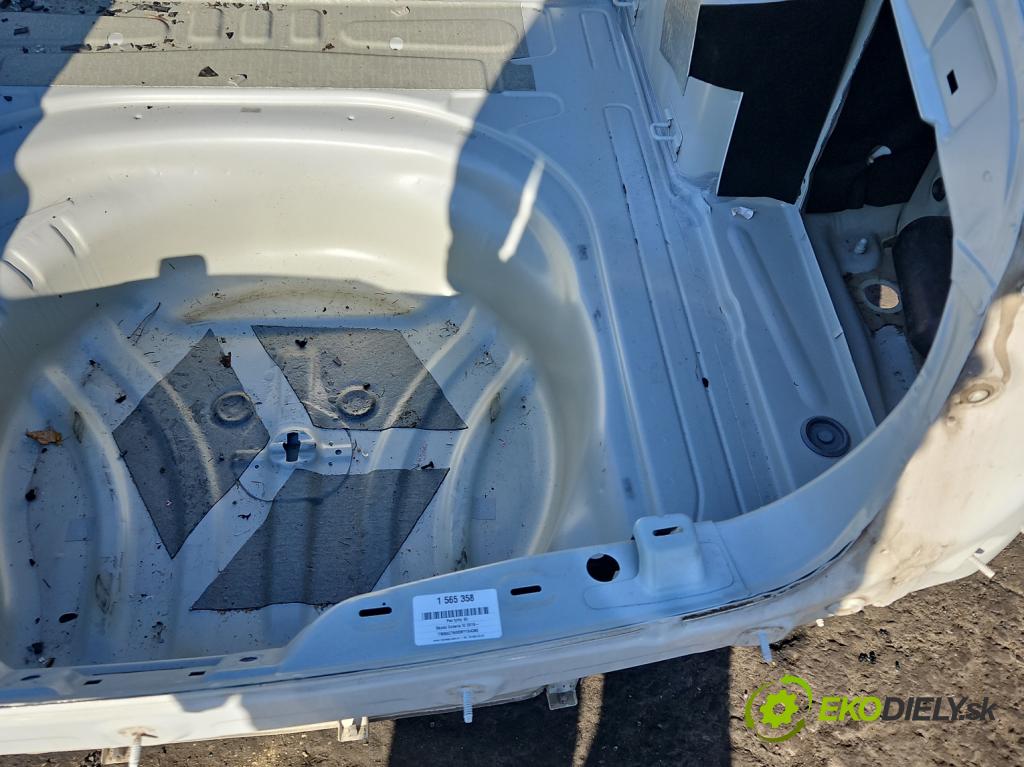 Skoda Octavia IV 2019- 2.0 TDI 116 HP manual 85 kW 1968 cm3 5- pas zadní: