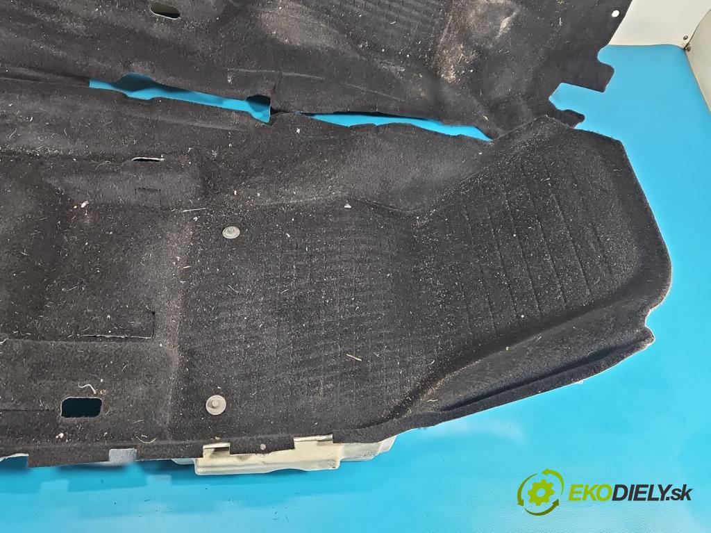 Skoda Octavia IV 2019- 2.0 TDI 116 HP manual 85 kW 1968 cm3 5- koberec do auta ostatné 5E4863021G