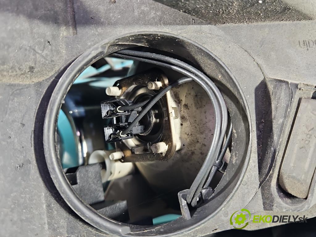 Vw Passat B6 2005-2010 1.9 tdi 105 HP manual 77 kW 1896 cm3 5- Reflektor: pravý 3C0941006AB (Svetlo predné pravé)