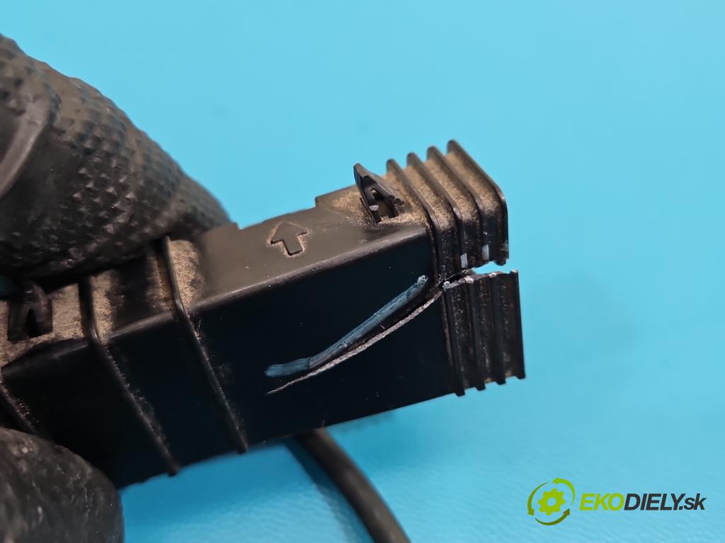 Ford Mondeo Mk5 2014-2022 2.0 16V 140 HP automatic 103 kW 1999 cm3 4- zámok kapoty 3031721