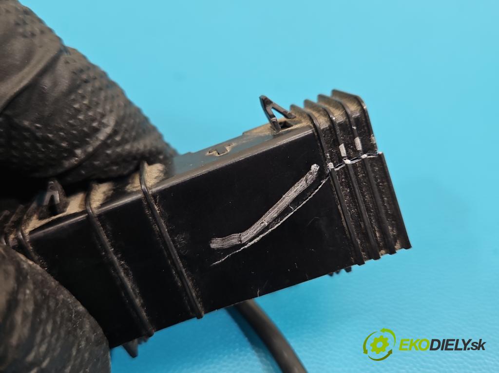 Ford Mondeo Mk5 2014-2022 2.0 16V 140 HP automatic 103 kW 1999 cm3 4- zámok kapoty 3031721