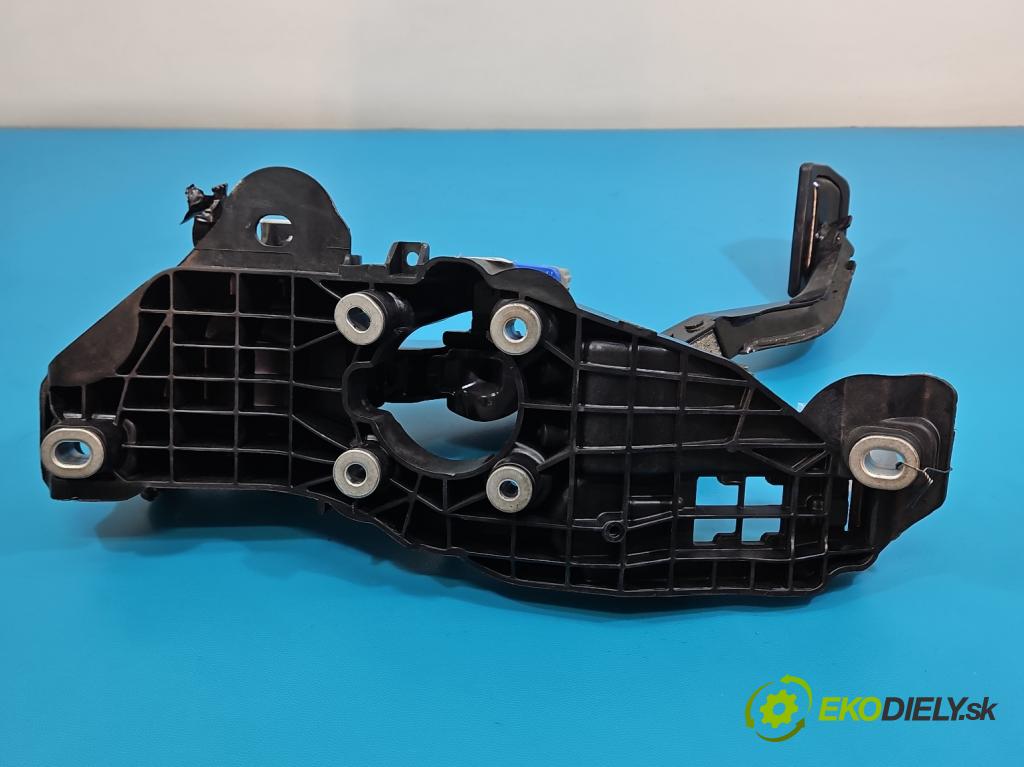 Ford Mondeo Mk5 2014-2022 2.0 16V 140 hp automatic 103 kW 1999 cm3 4- pedály DG98-9F856-HD